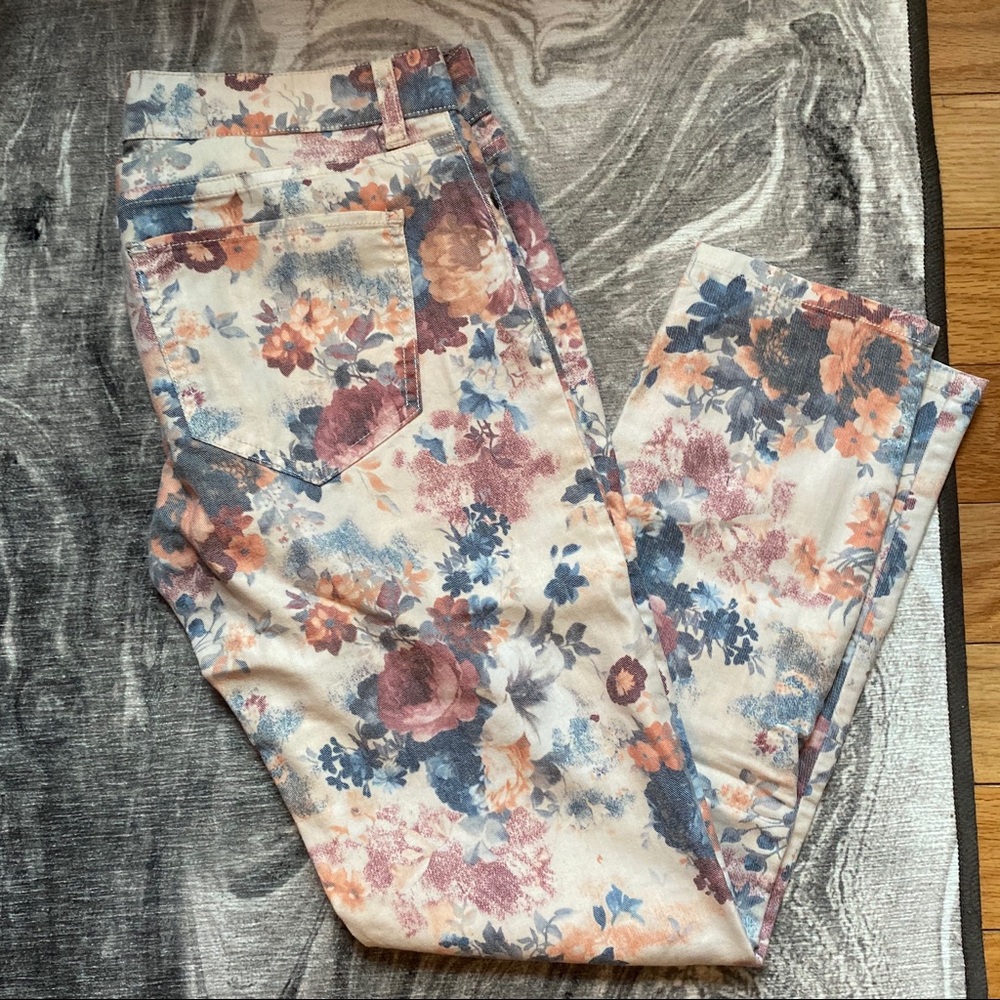 NY&C Floral Capri Pants